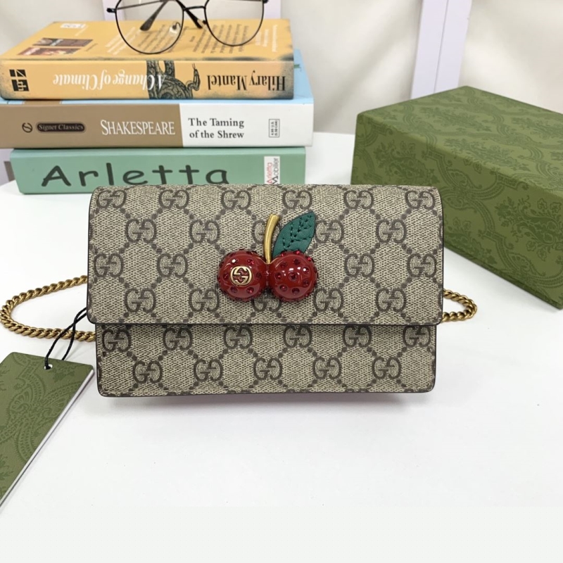 G*u*i wallets & purse